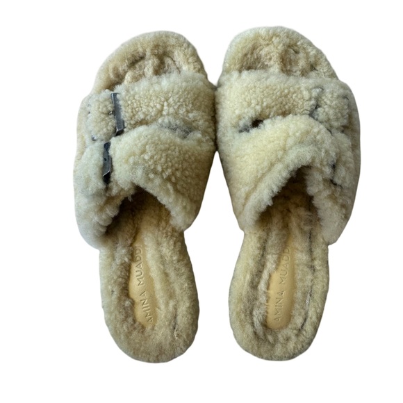 Amina Muaddi Millie Mellow Yellow Shearling Sandals size 39
Very good condition - Picture 10 of 12